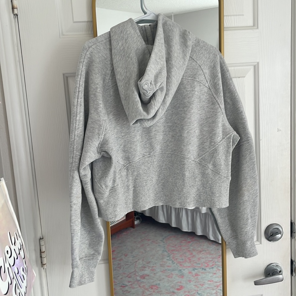 Selling lululemon scuba!! Worn maybe 3 times - Picture 2 of 3